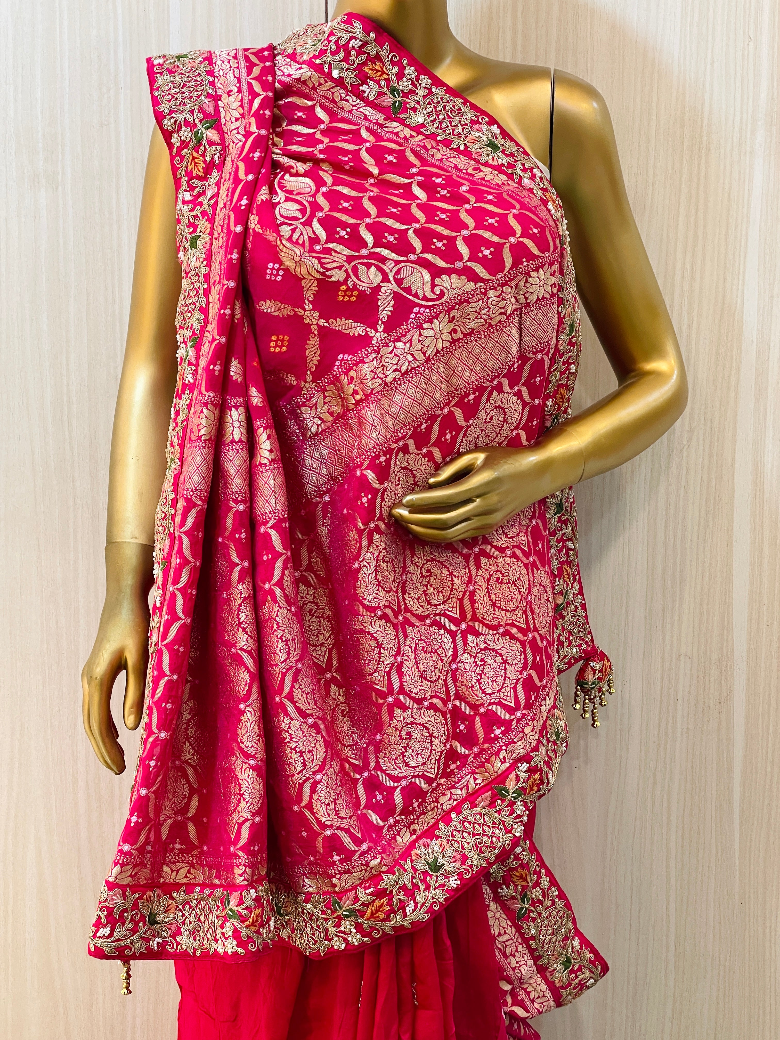 Esha Bandhani Saree