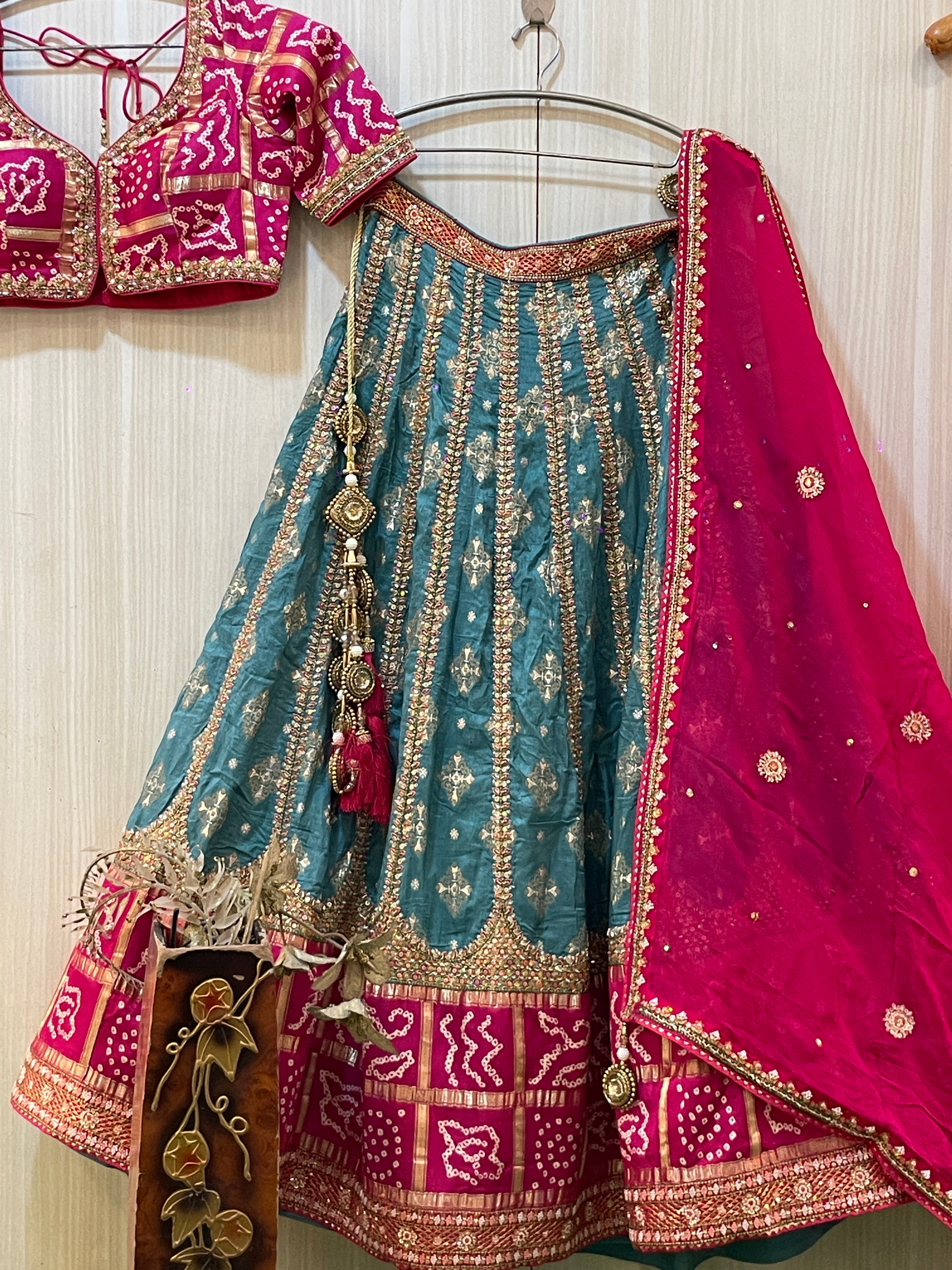 Vanya Ghatchola Lehenga