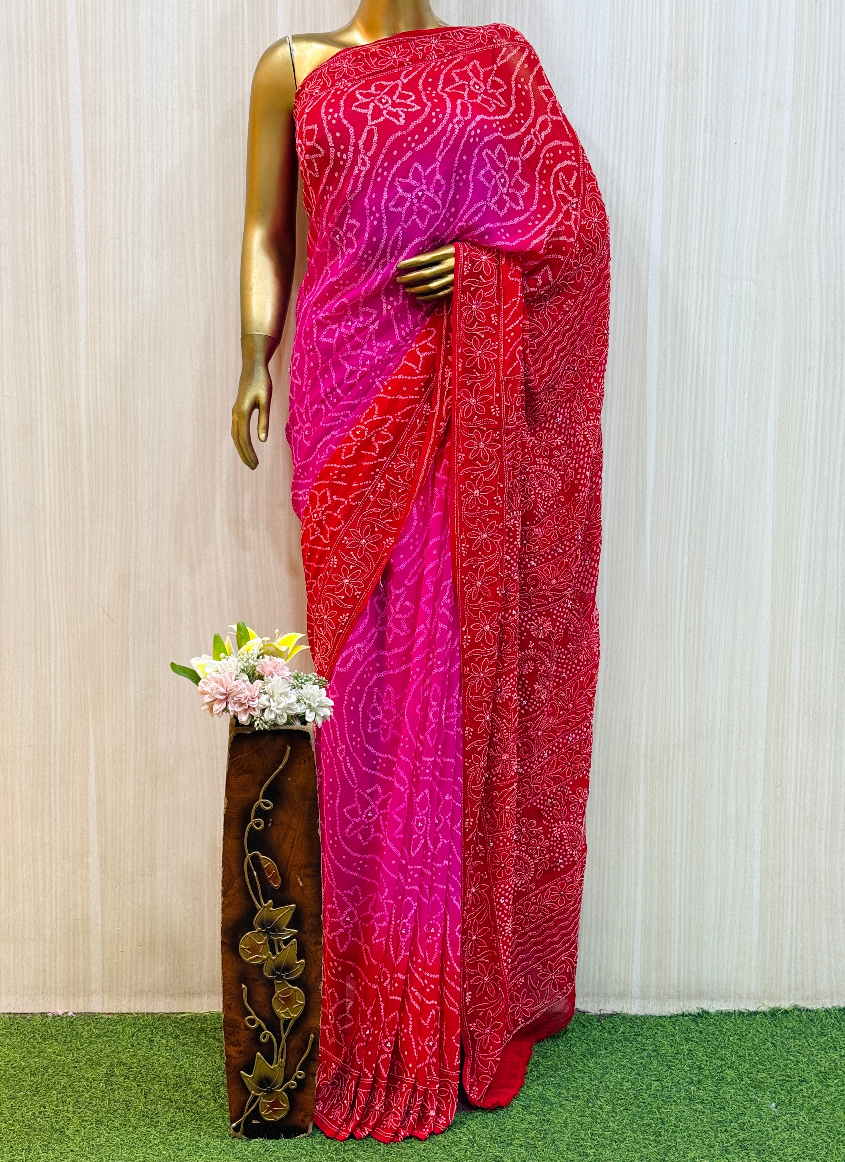 Aaradhya Rani Magenta Bandhani Saree