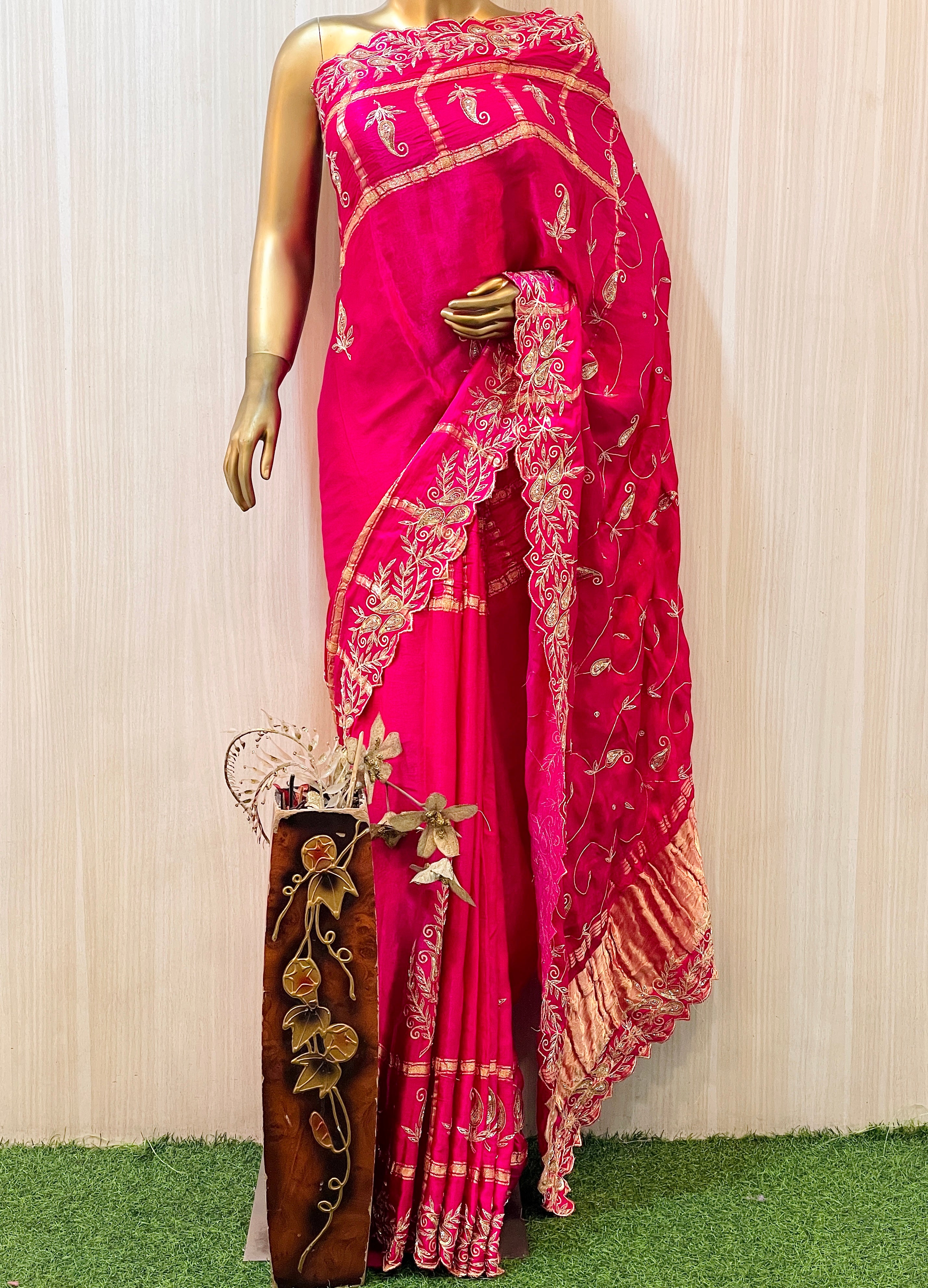 Elina Bandhani Saree