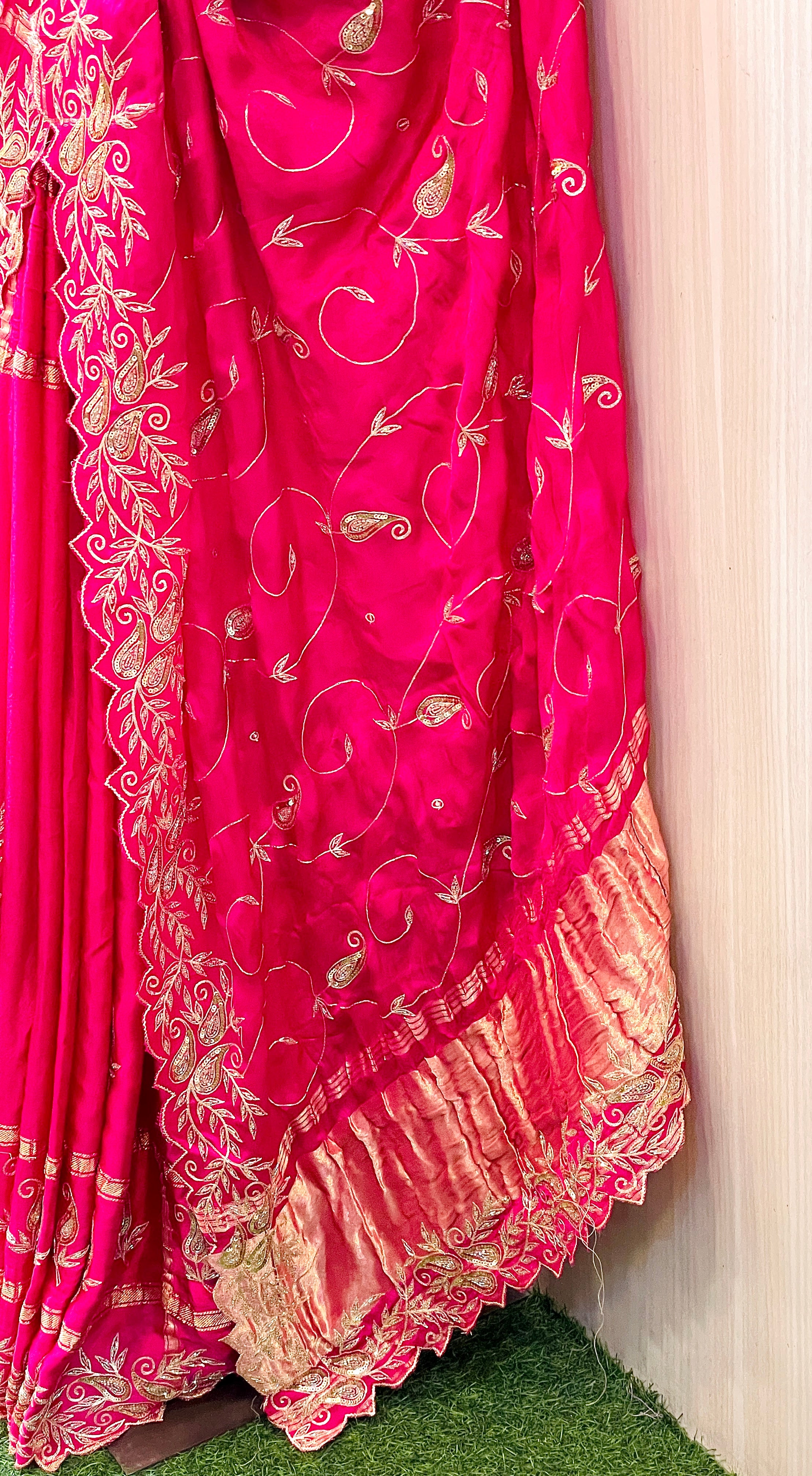 Elina Bandhani Saree