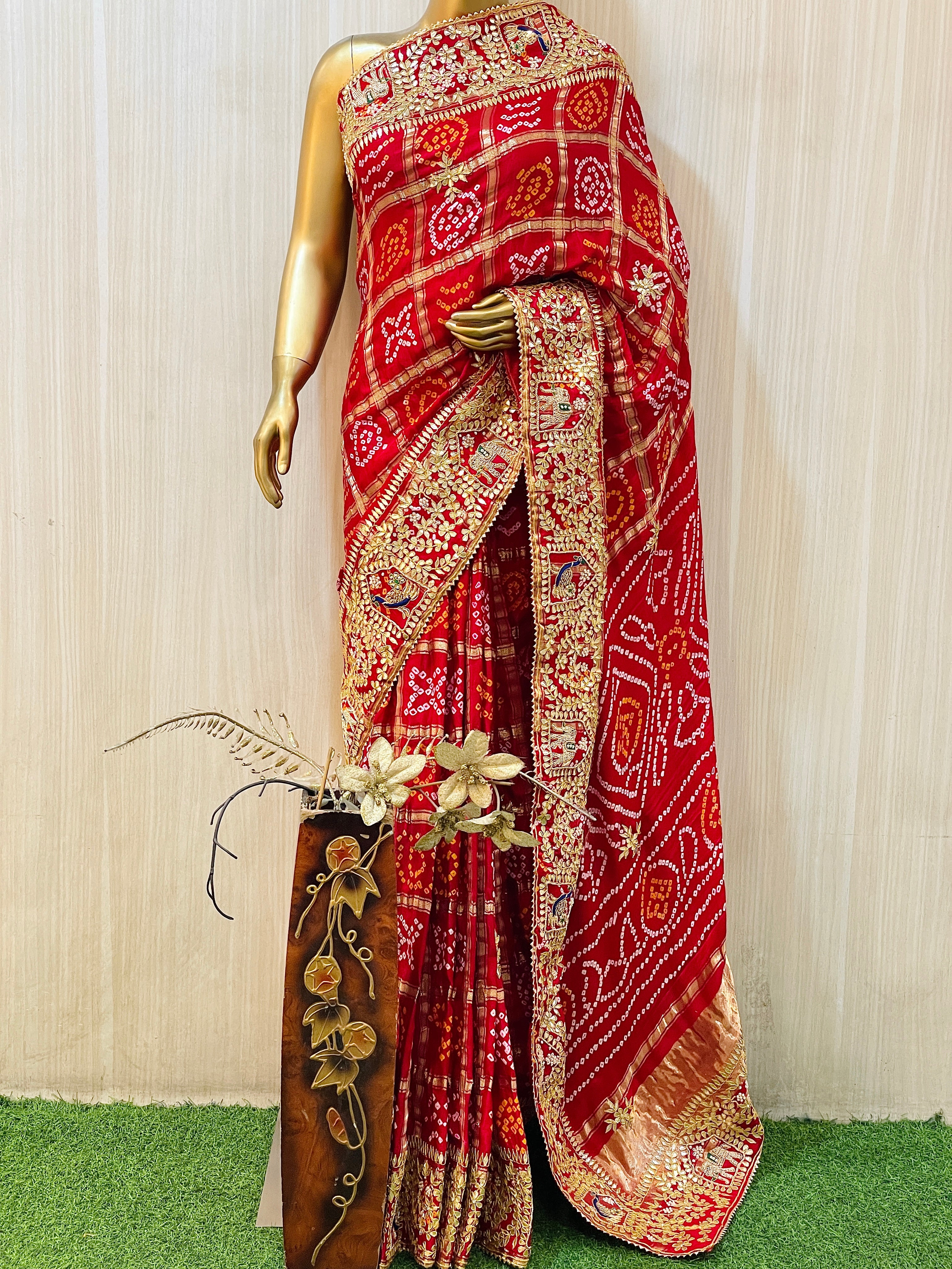 Zara Gajji Bandhej Saree