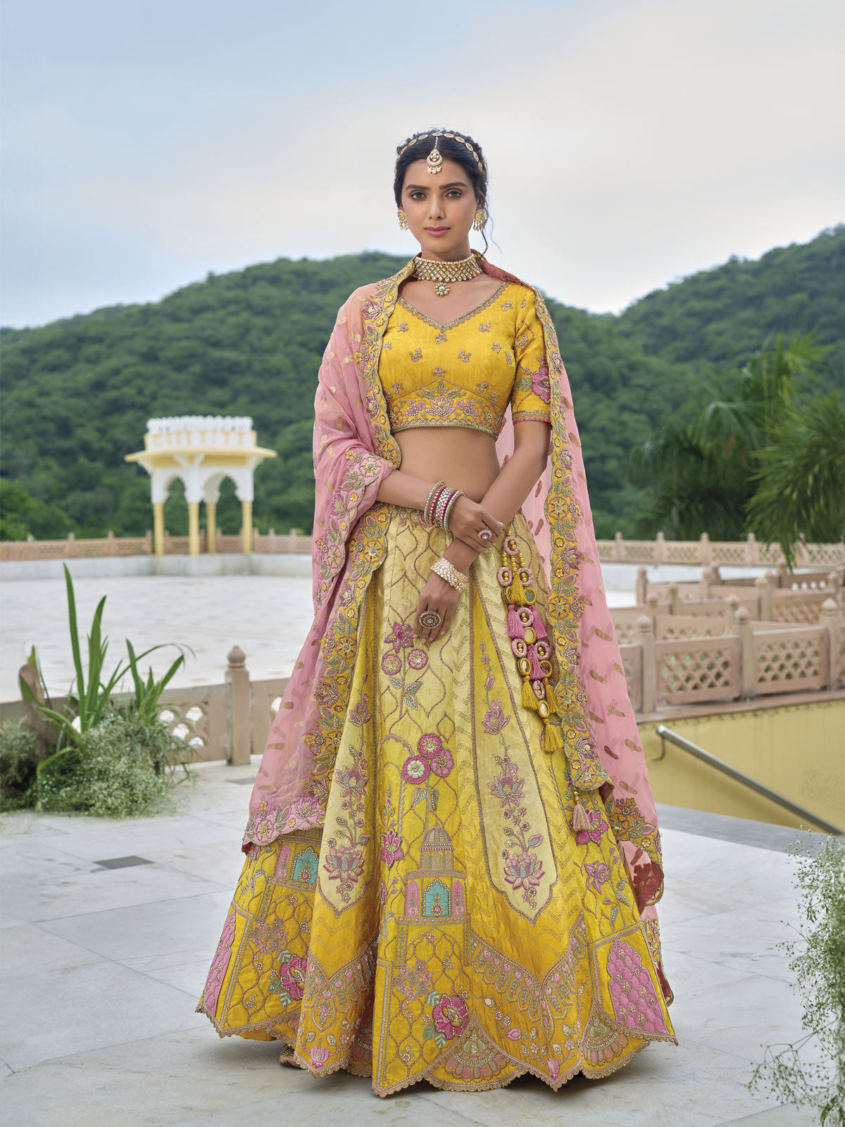 Noor-e-Nazakat Lehenga