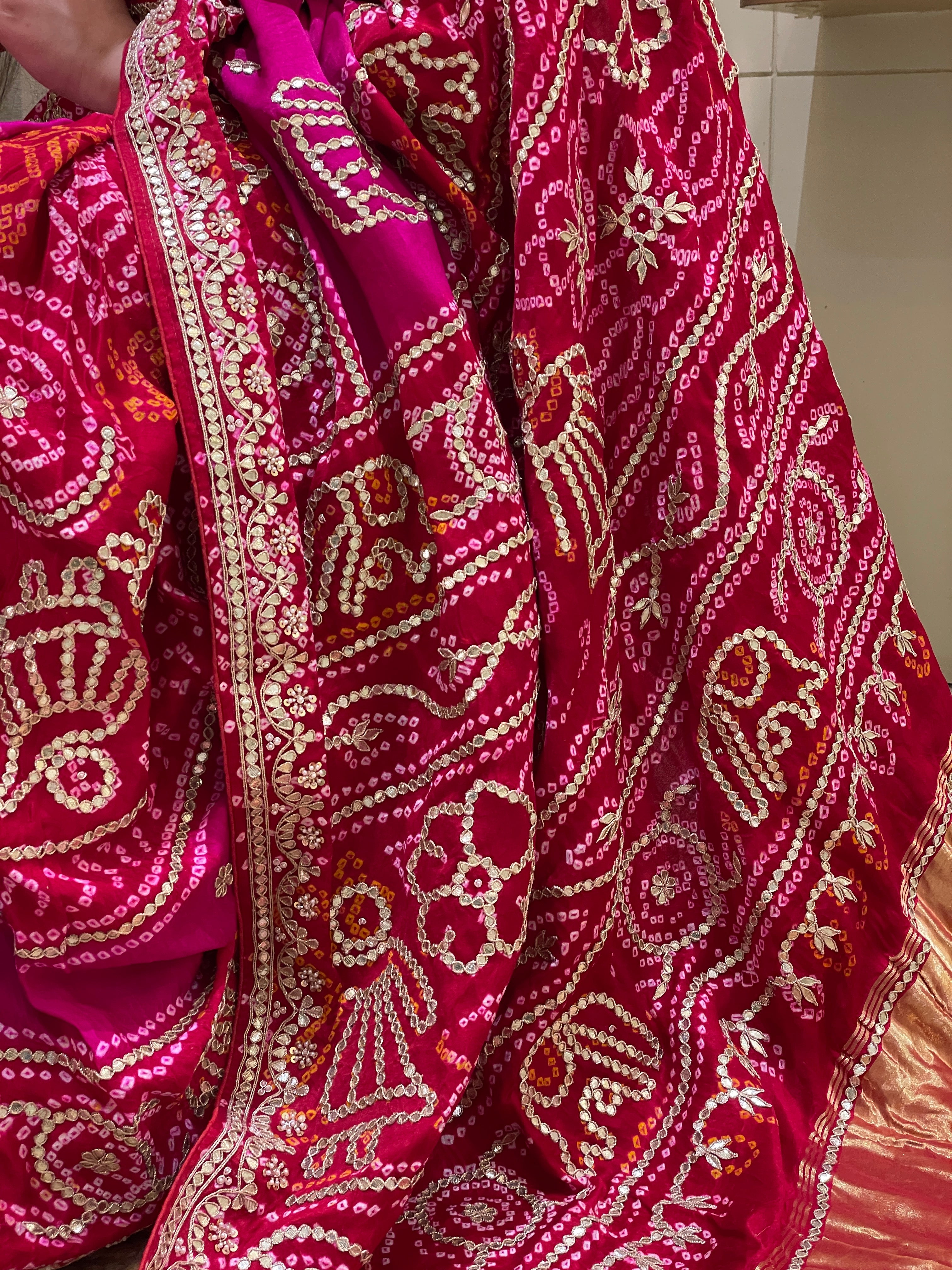 Maisha Red Pink Bandhani Saree