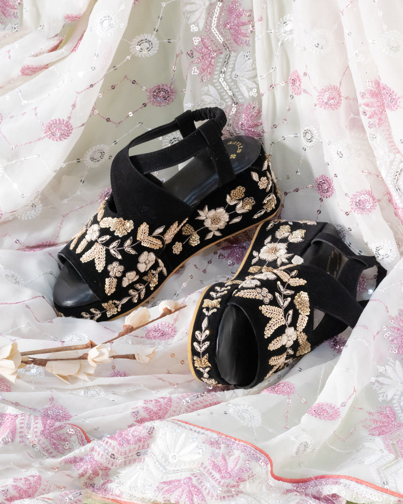 Zari Wedges
