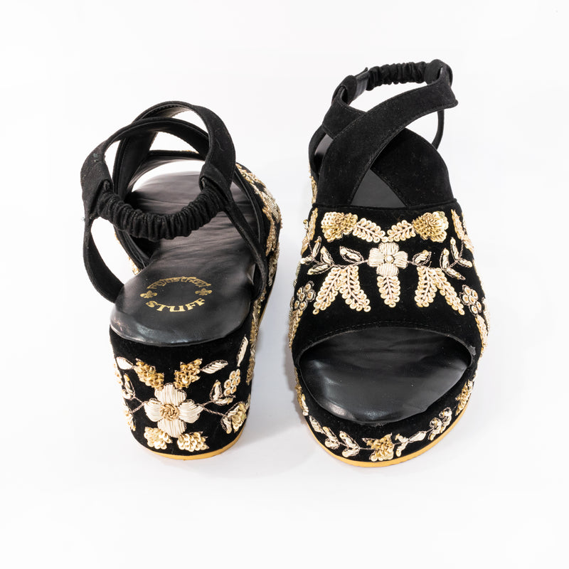 Zari Wedges