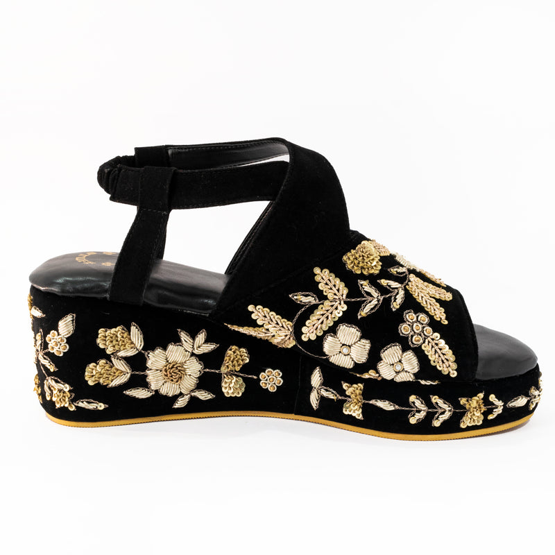Zari Wedges