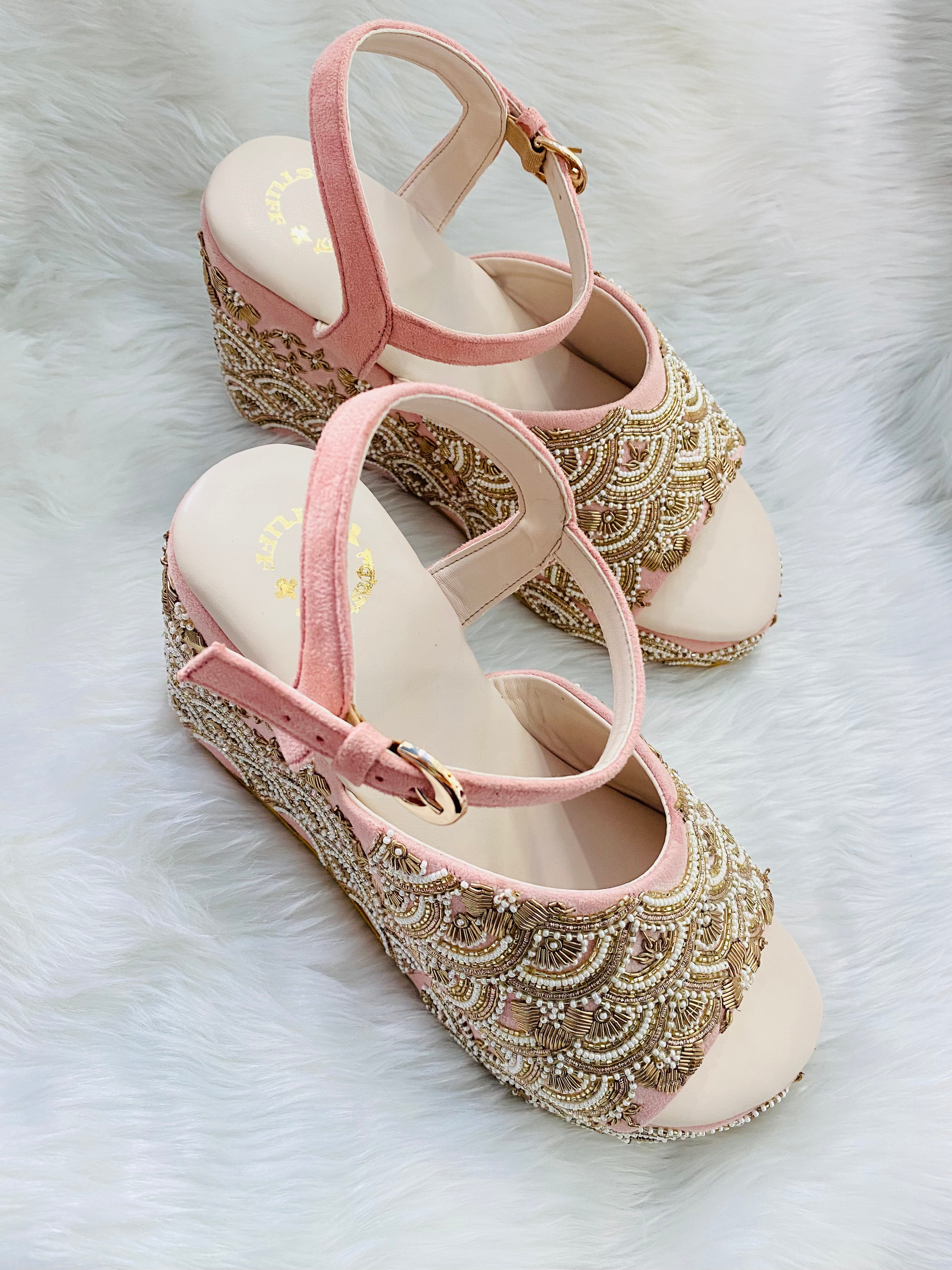 Anyoon Wedges