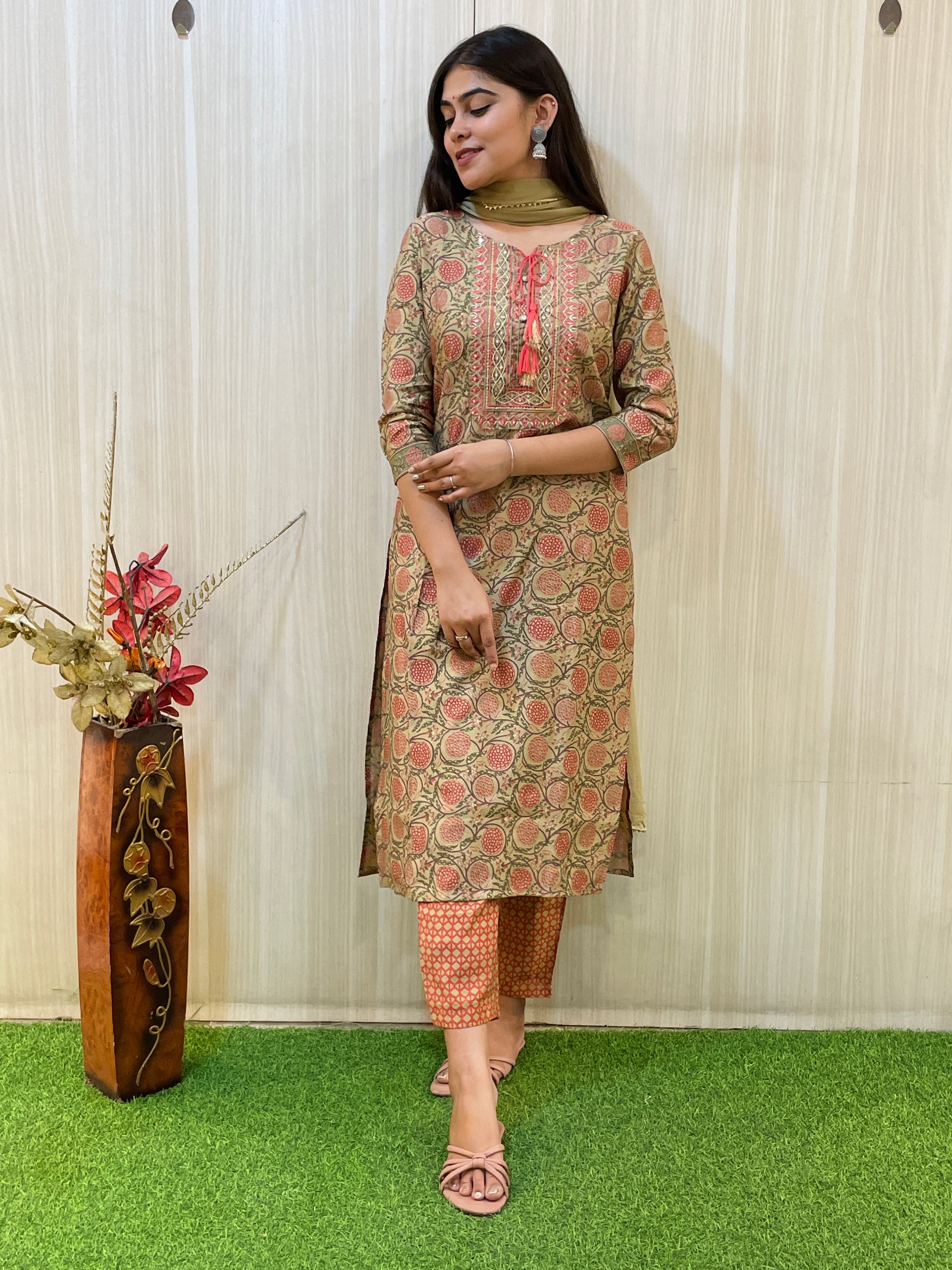 Pastel Beige Color Floral Printed Kurta Set