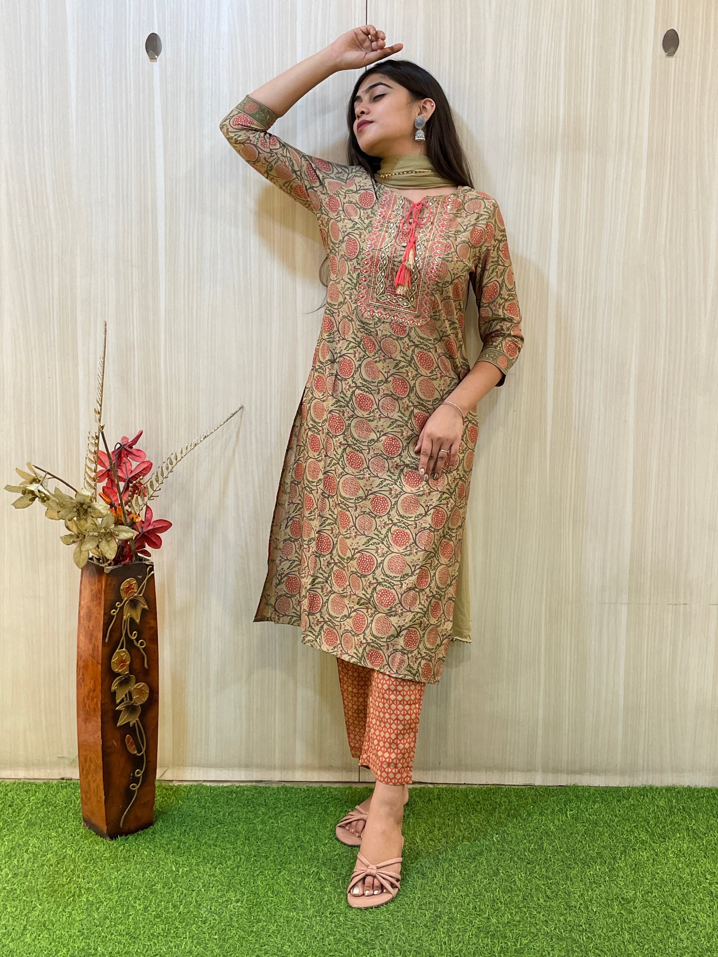 Pastel Beige Color Floral Printed Kurta Set