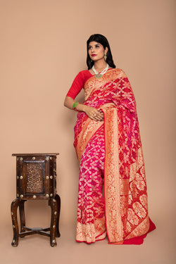 Esha  Bandhani Saree